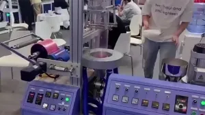 Máquina de película soplada de laboratorio en CHINAPLAS